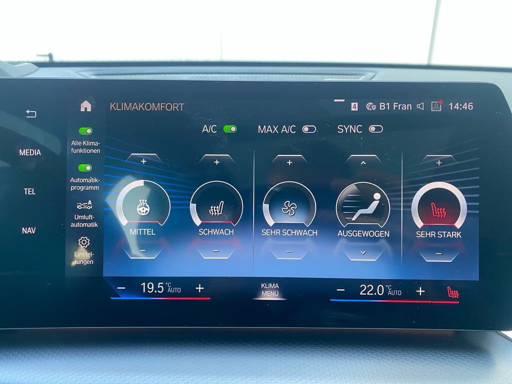 BMW iX1