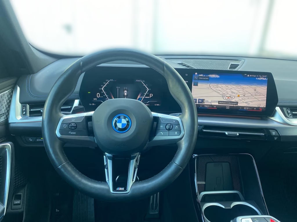 BMW iX1
