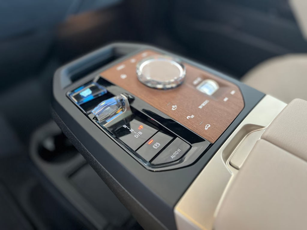 BMW iX
