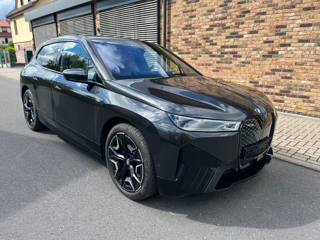 BMW iX