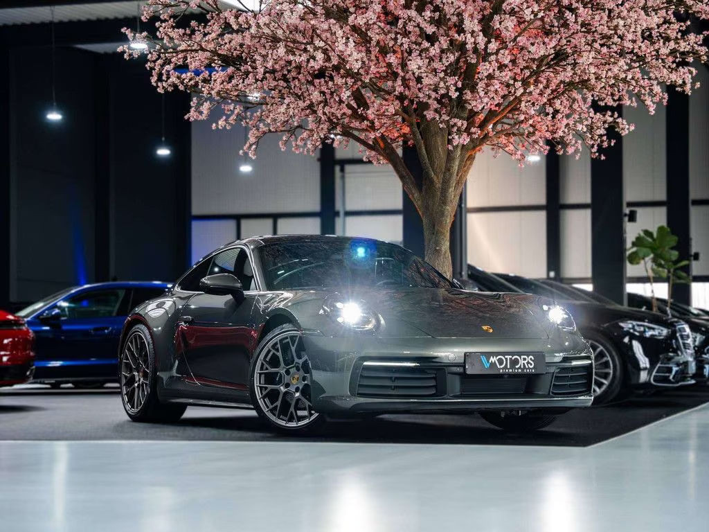 Porsche 911 4 992 Carrera