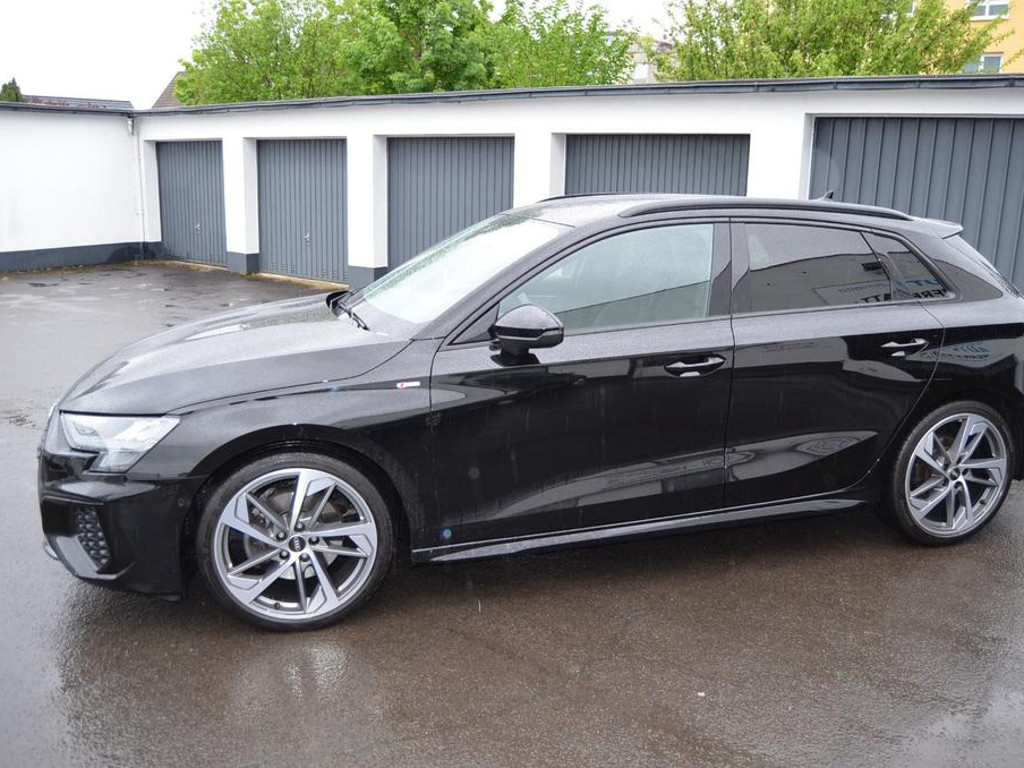 Audi A3 Sportback Sedan S-Line 35 TDI