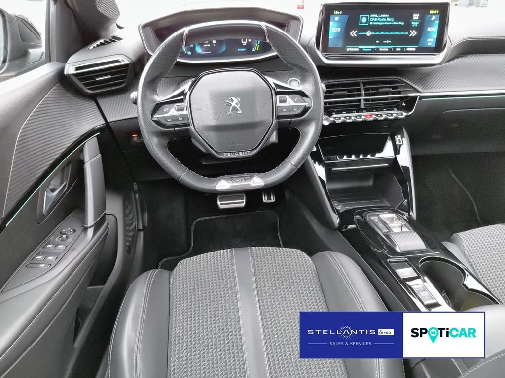 Peugeot e-208