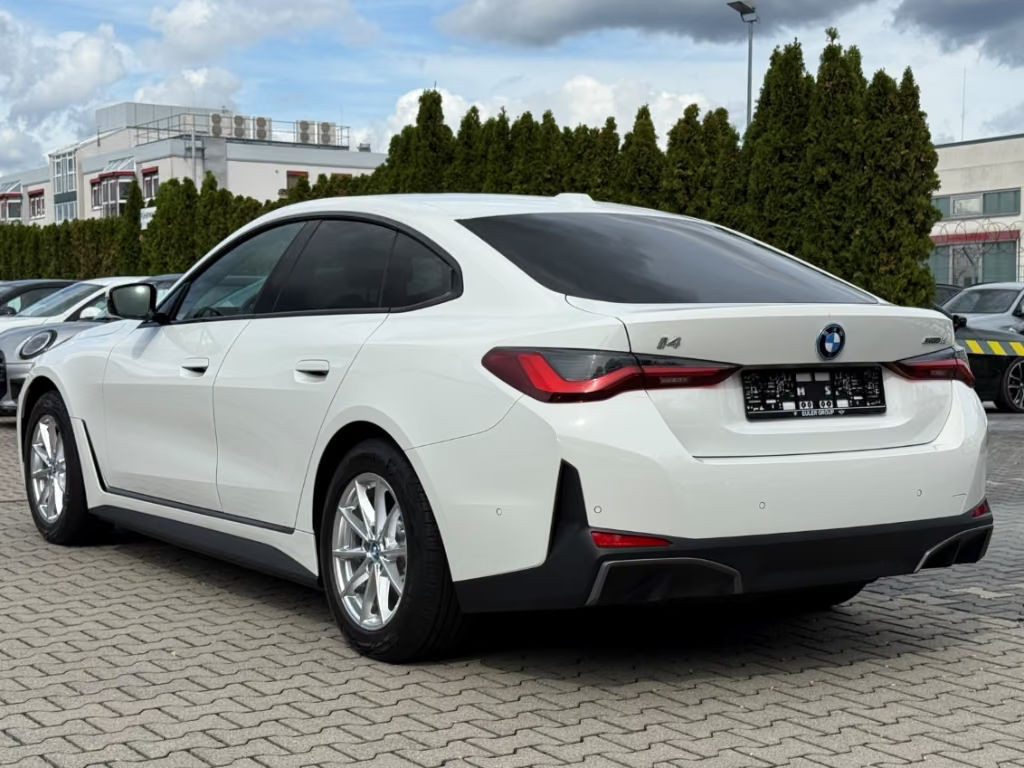 BMW i4