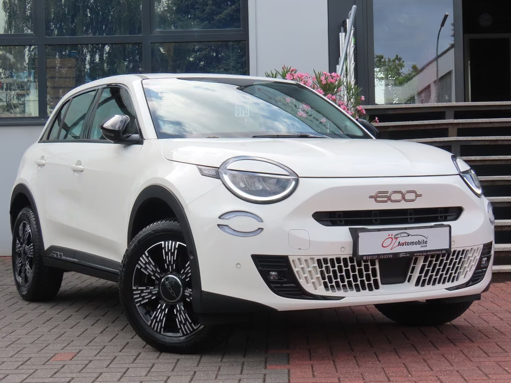 Fiat 600e 1.2 Hybrid T3 Autom. Klimaauto. Sitzheizung