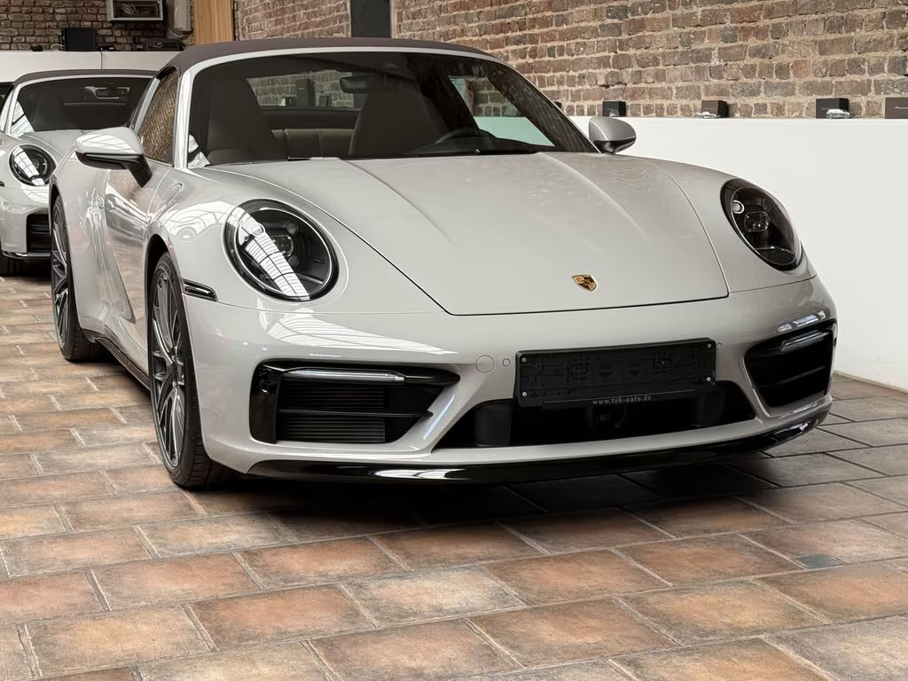 Porsche 911 4 992 Cabriolet Targa