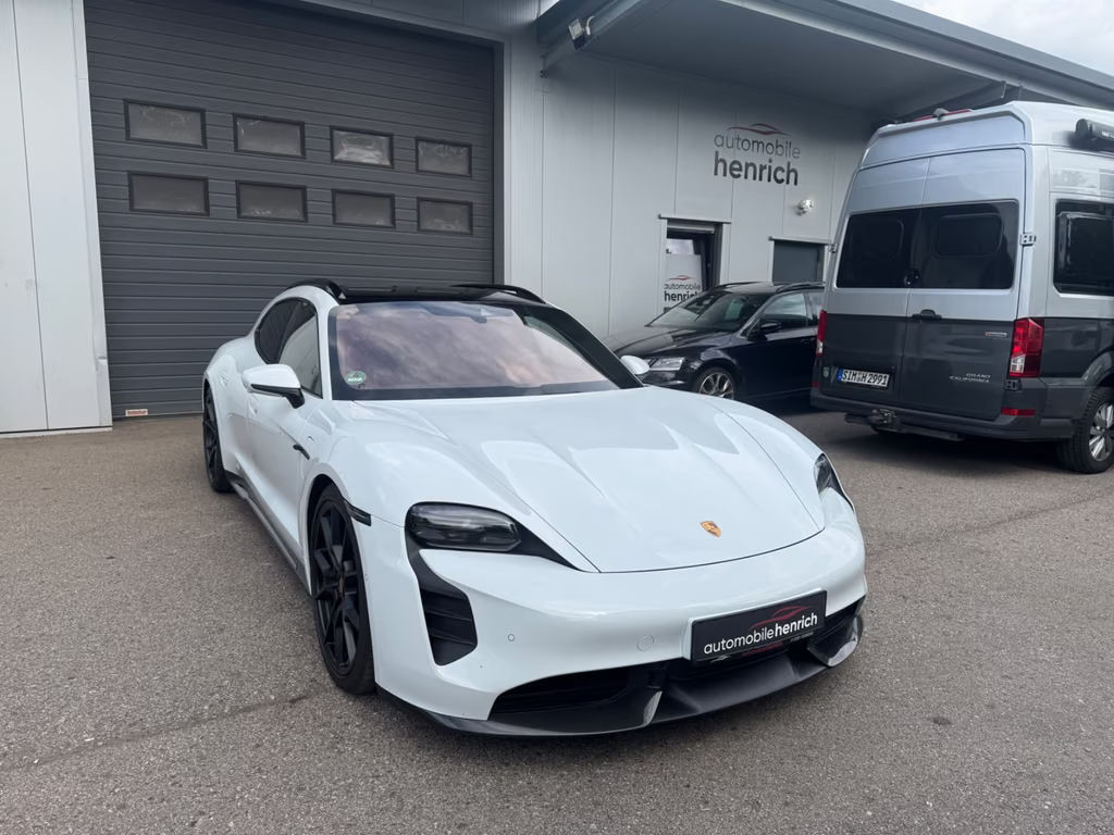 Porsche Taycan GTS Sport Turismo