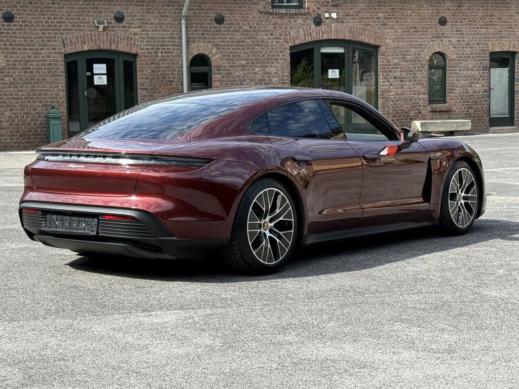 Porsche Taycan