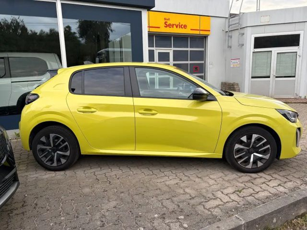 Peugeot e-208