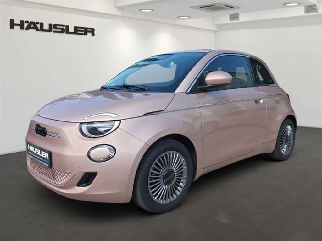 Fiat 500 mit Rückfahrkamera, Navi, ACC