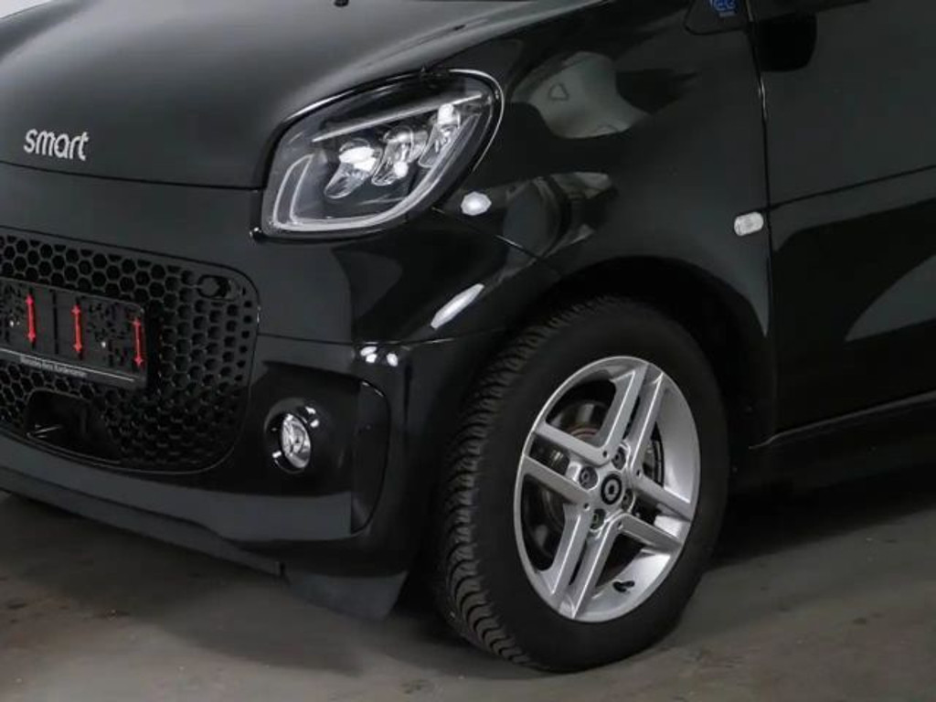 Smart EQ fortwo EQ fortwo Exclusive Winter-p./Kame/LED/Pano/Ambi