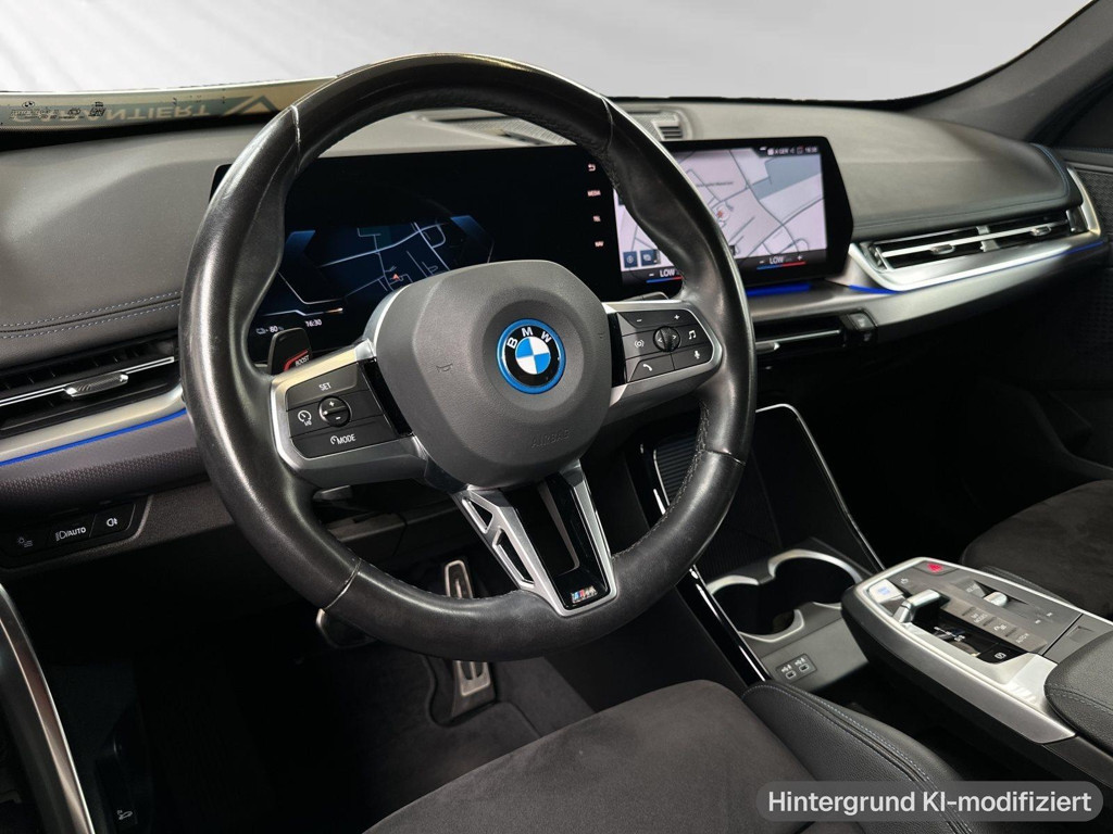 BMW iX1
