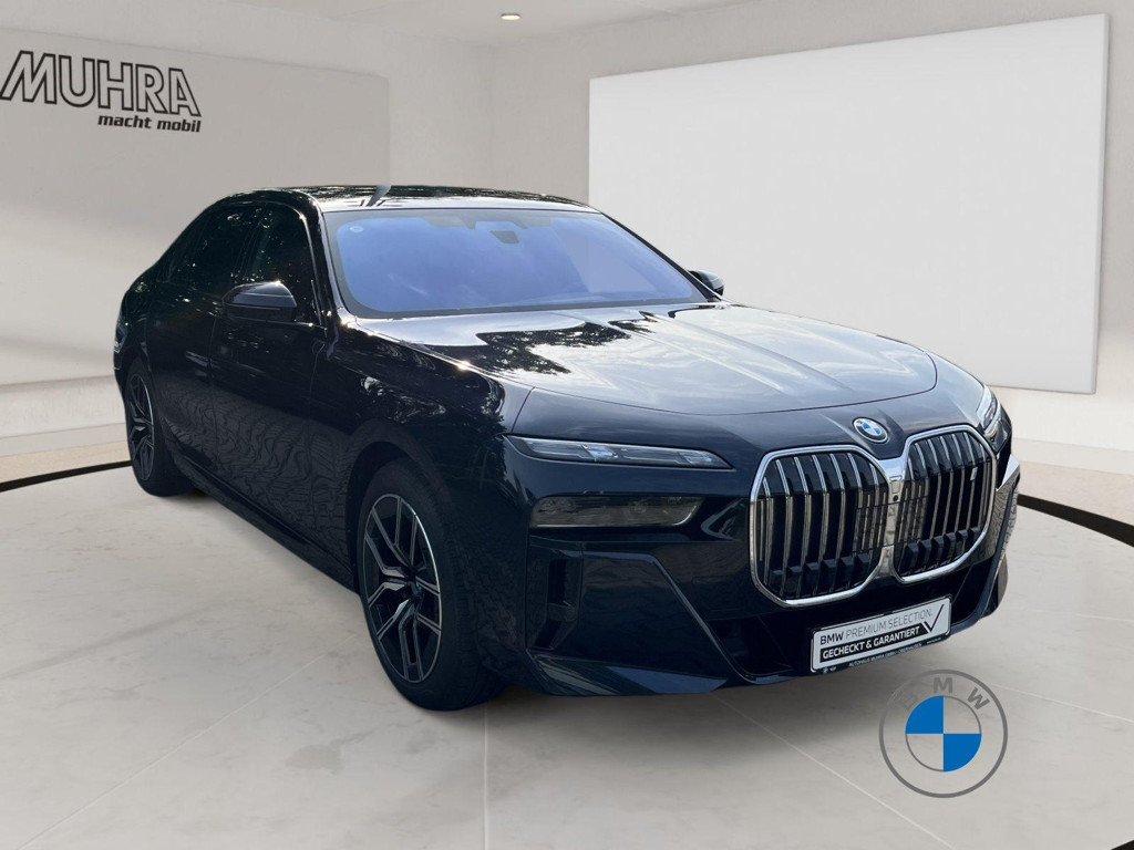 BMW i7