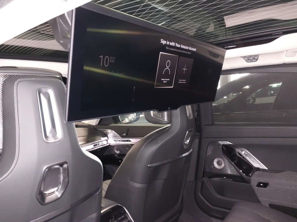 BMW i7