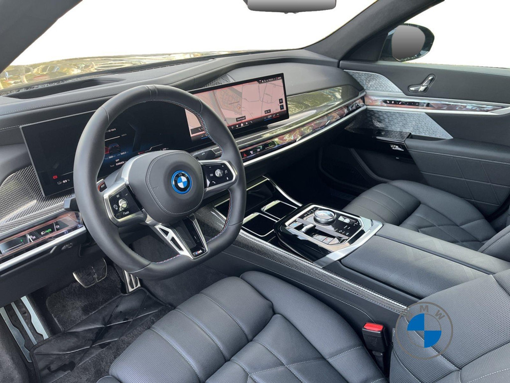 BMW i7