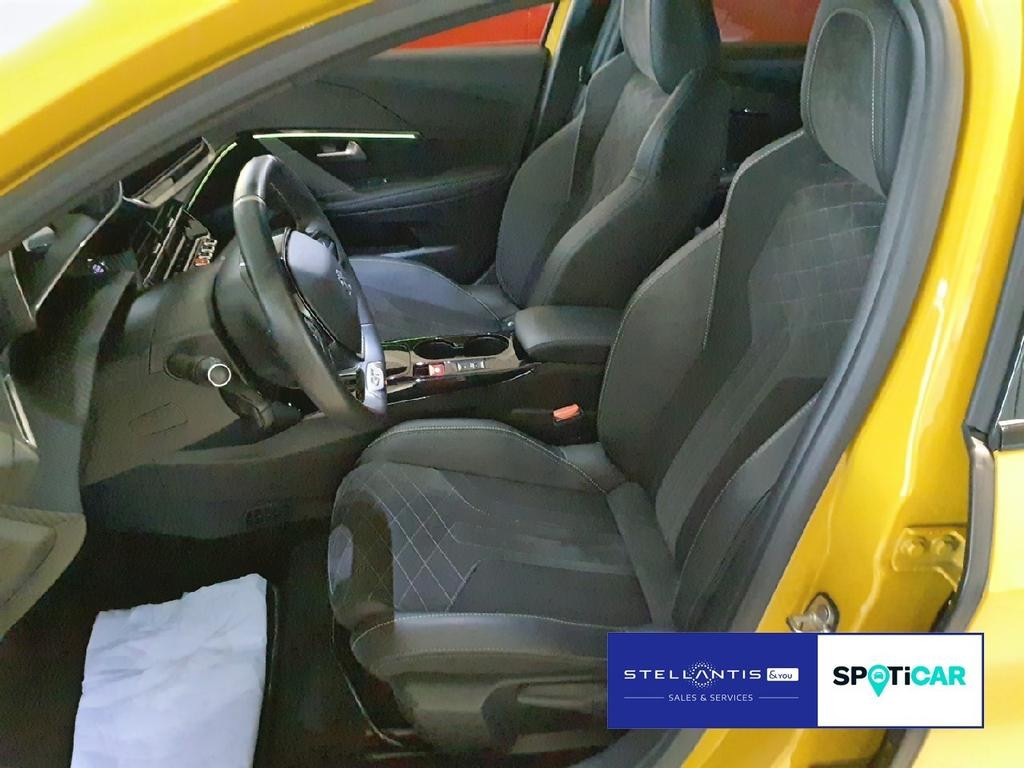 Peugeot e-208