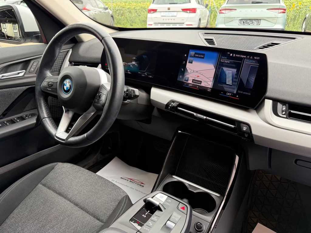 BMW iX1