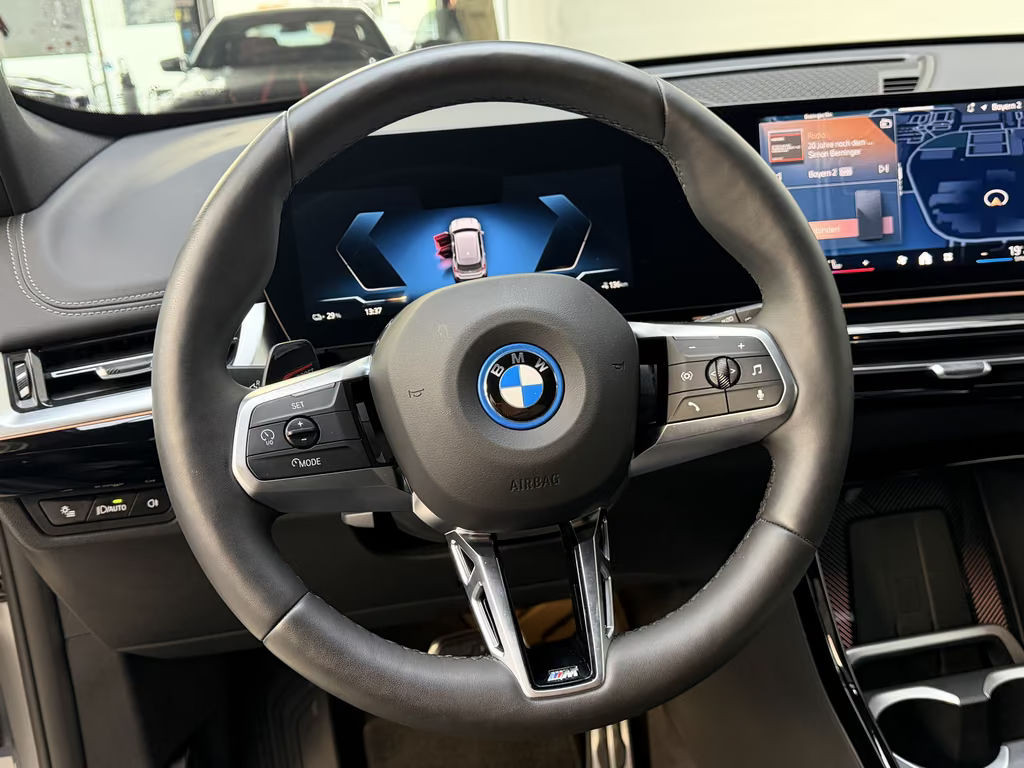 BMW iX1
