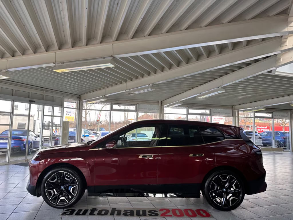 BMW iX