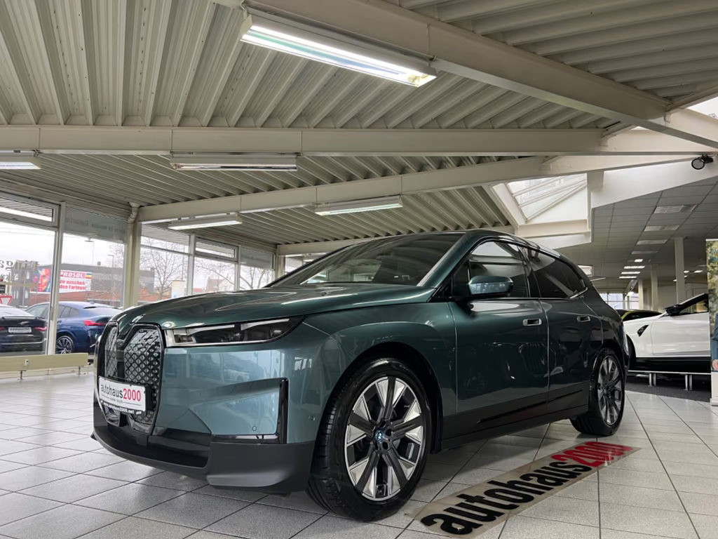 BMW iX