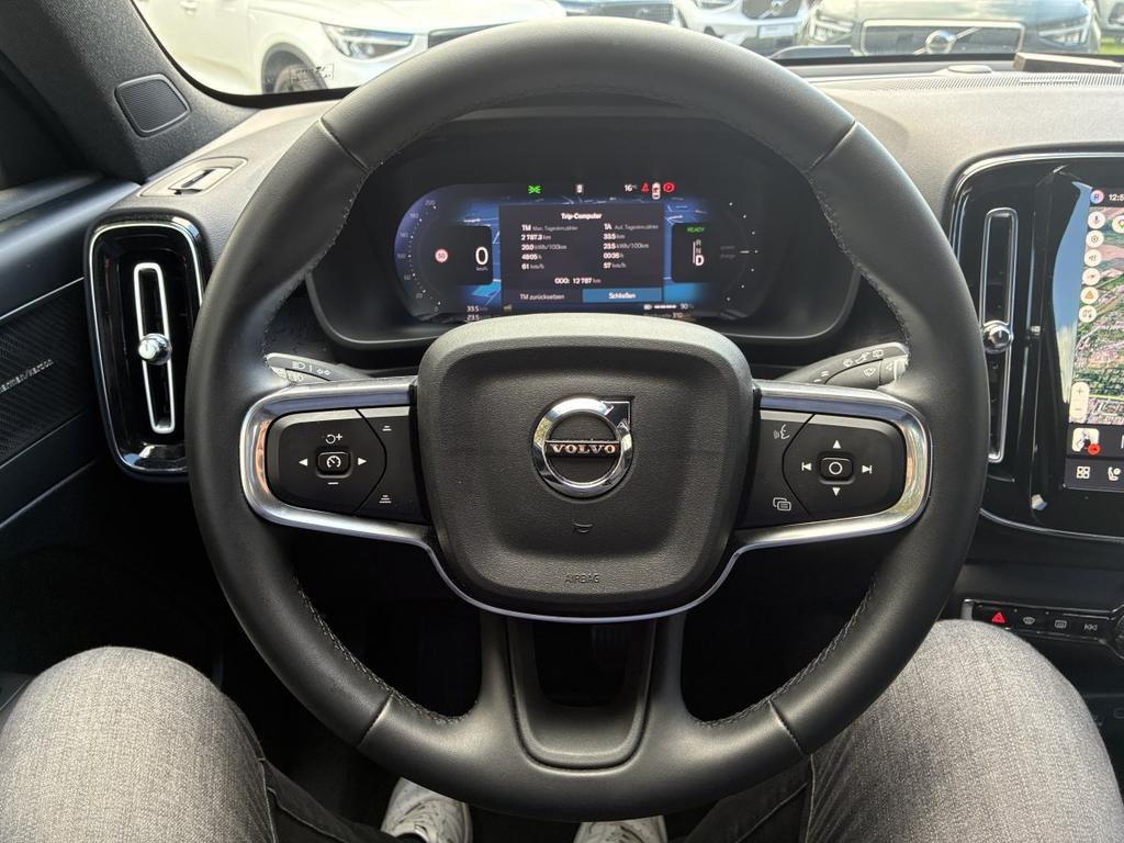 Volvo EX40