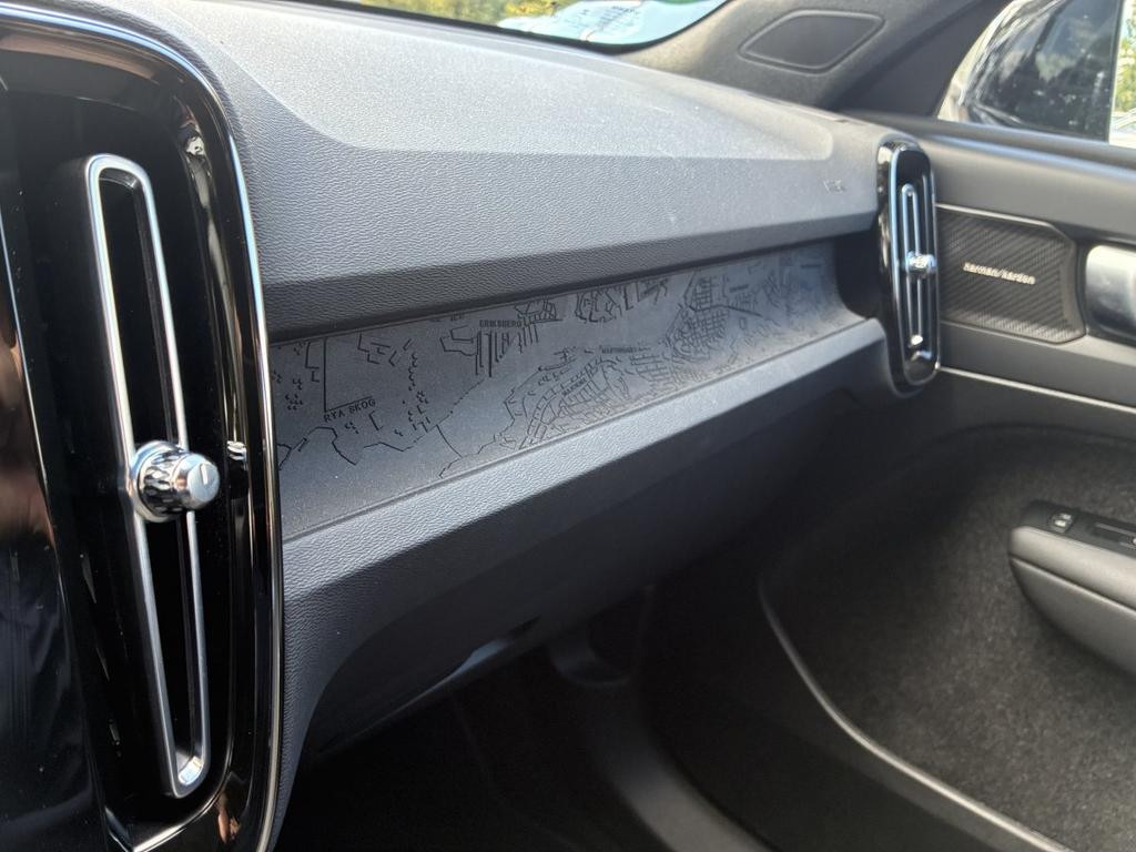 Volvo EX40