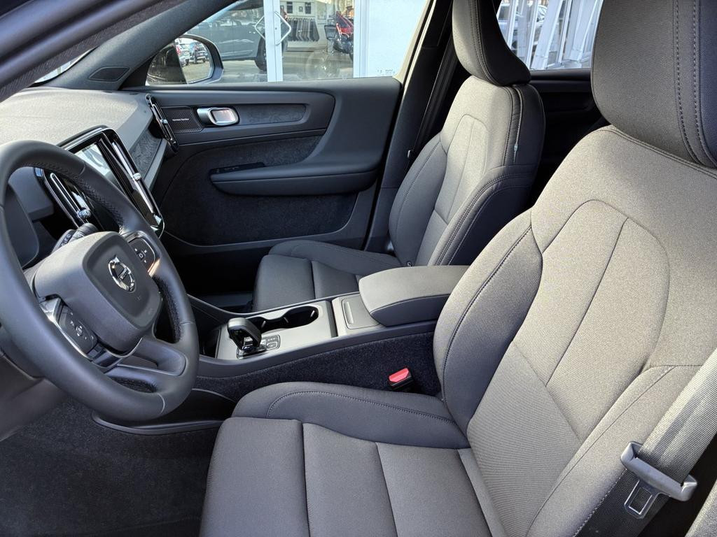 Volvo EX40