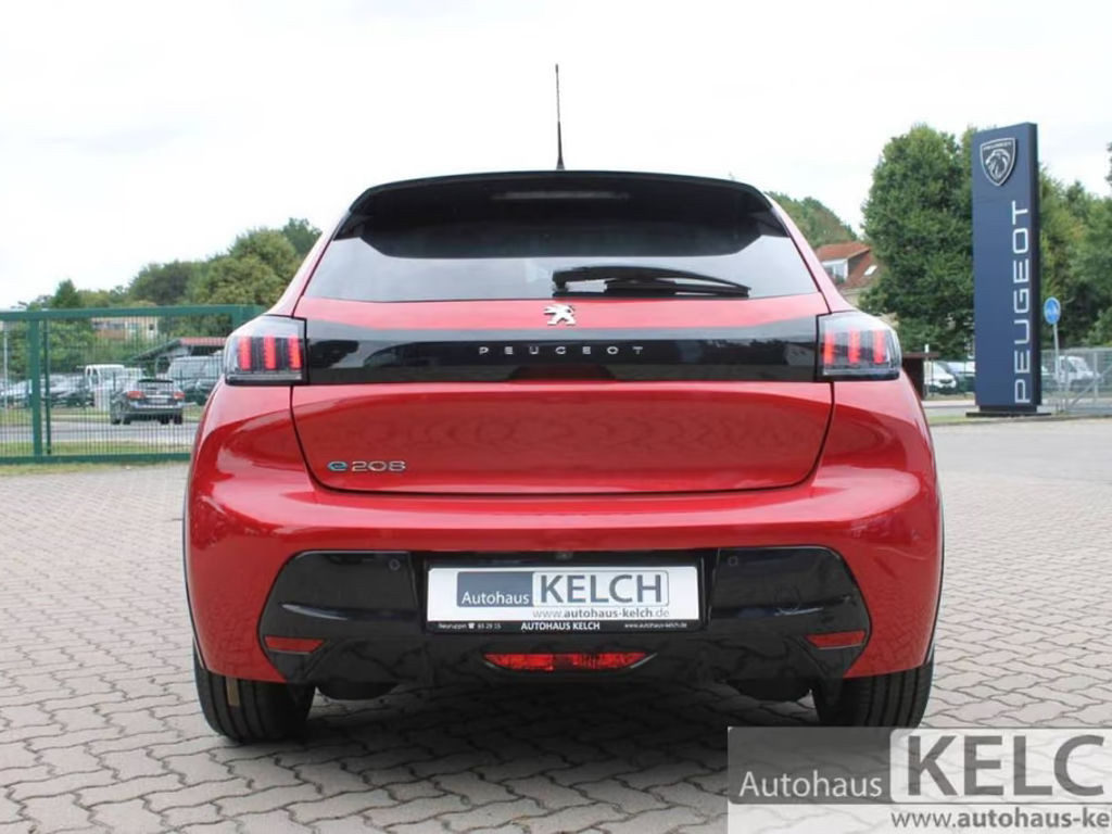 Peugeot e-208