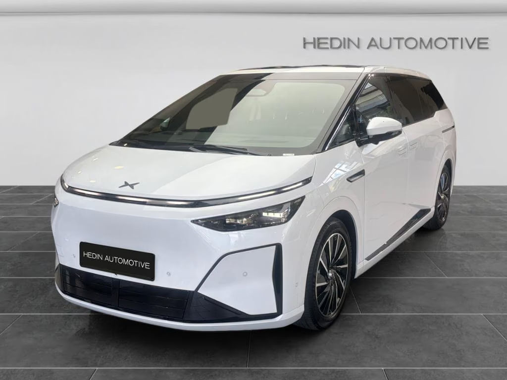 Xpeng X9 Long Range FWD