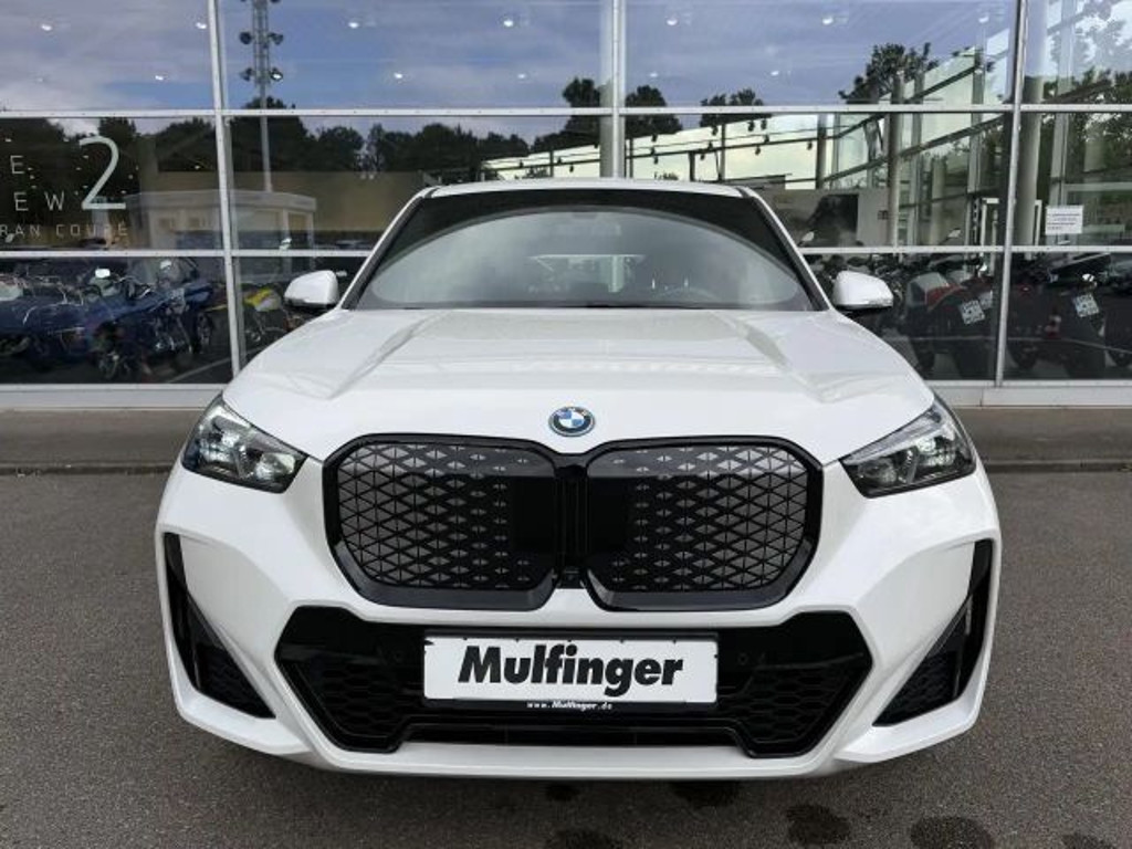 BMW iX1