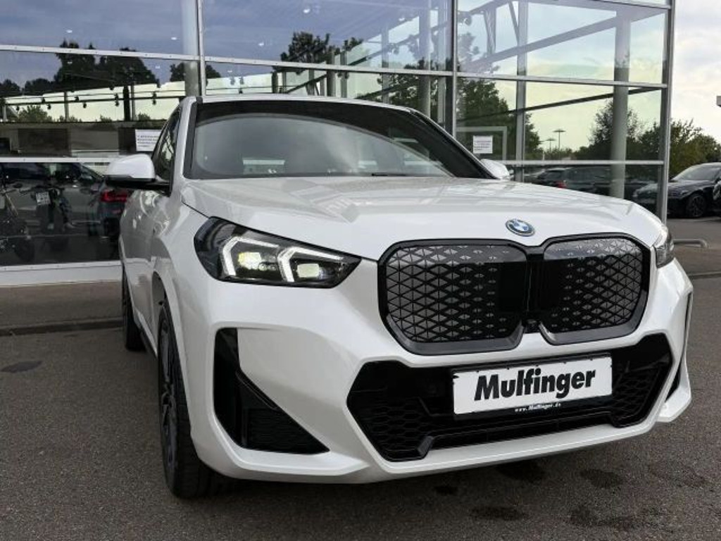 BMW iX1