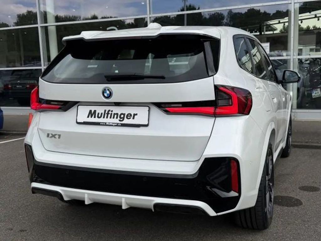 BMW iX1