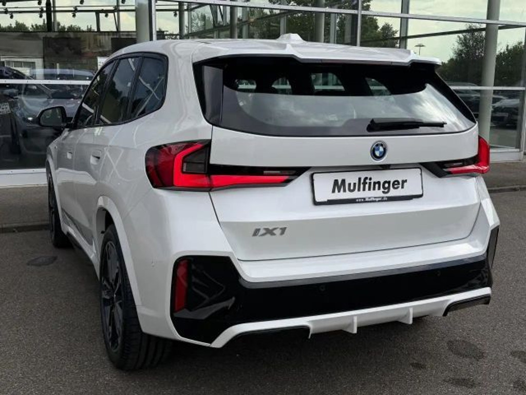 BMW iX1