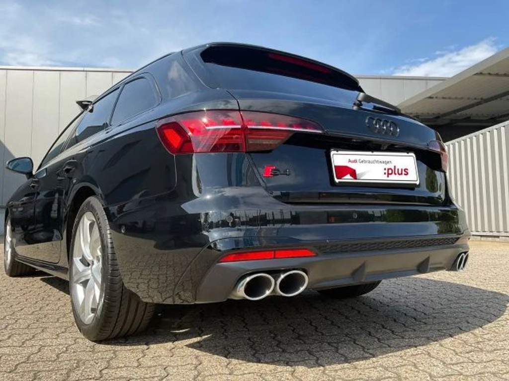 Audi S4
