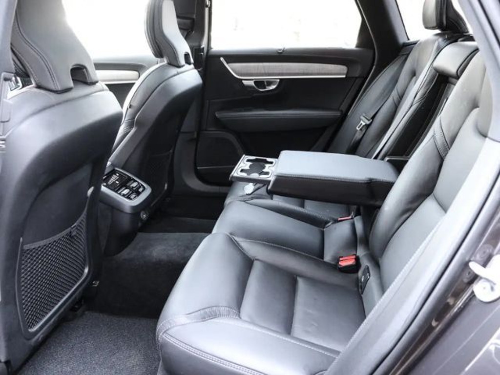 Volvo V90 Cross Country