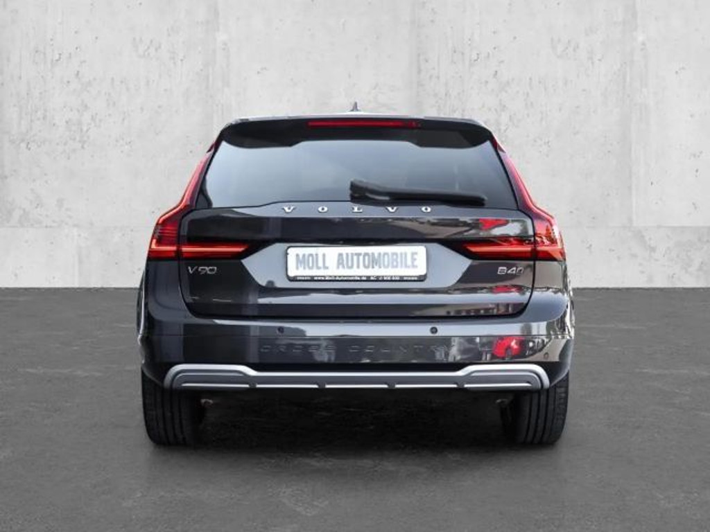 Volvo V90 Cross Country
