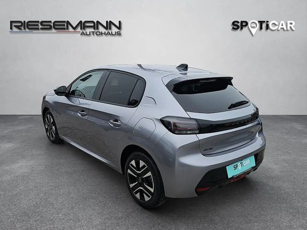 Peugeot e-208