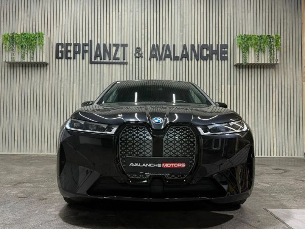 BMW iX