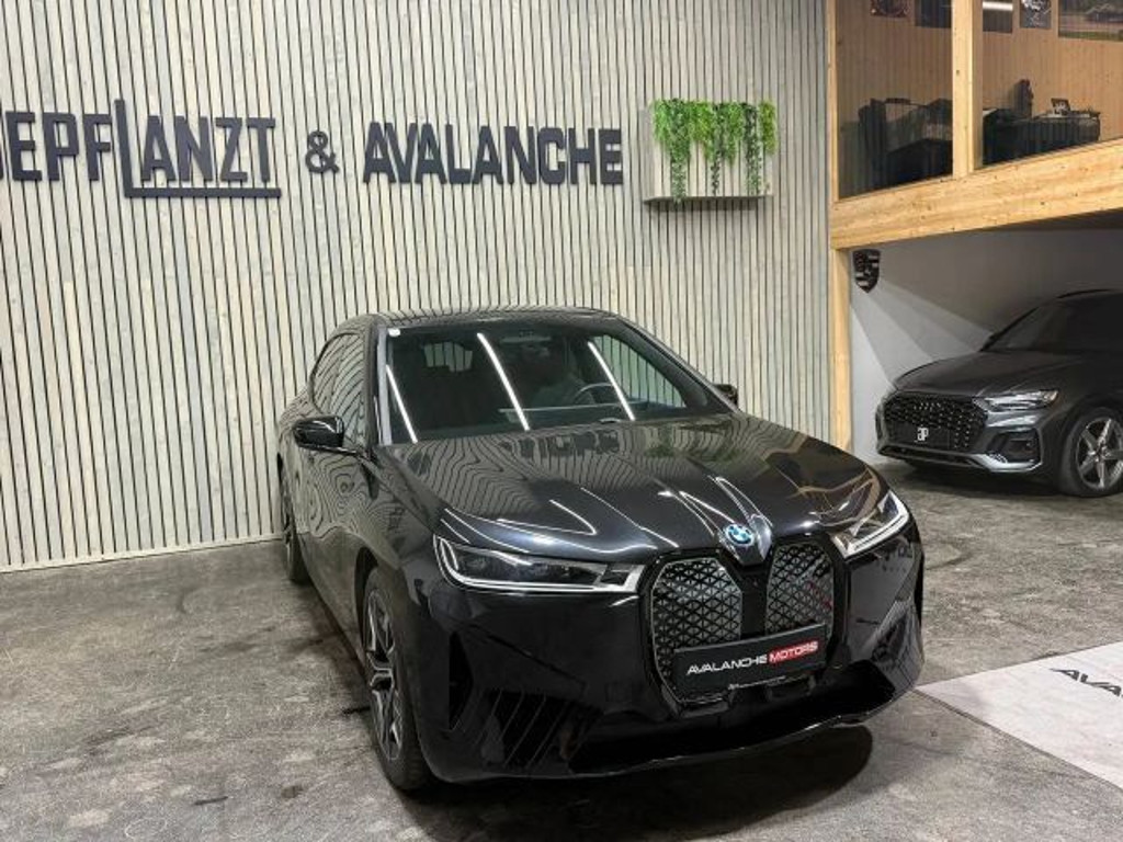 BMW iX