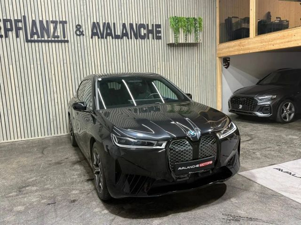 BMW iX