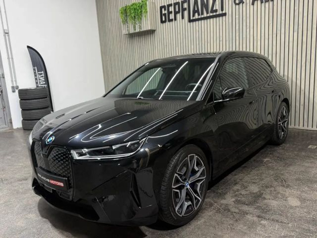 BMW iX