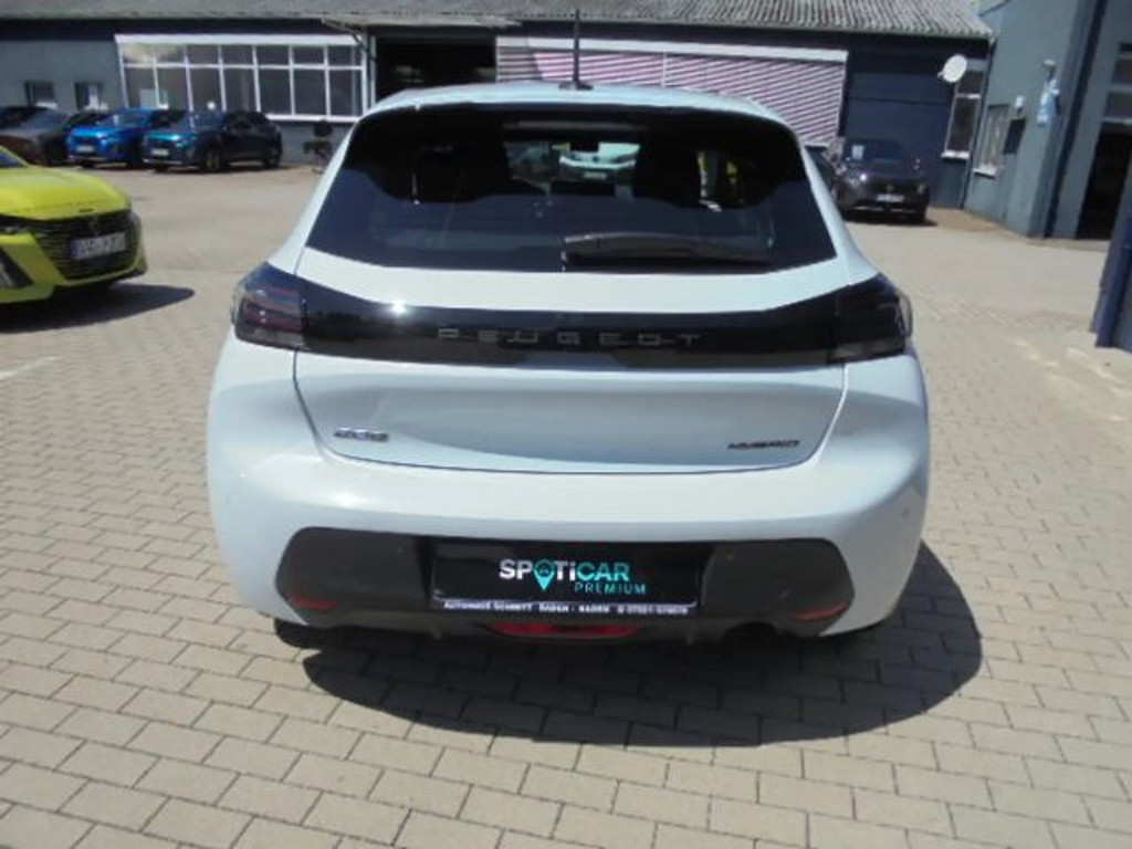 Peugeot e-208