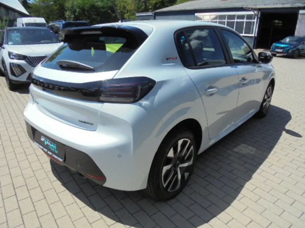 Peugeot e-208