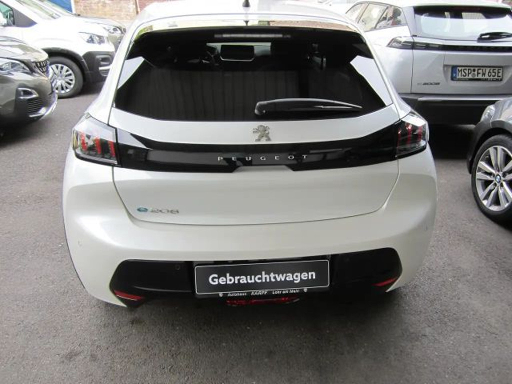 Peugeot e-208