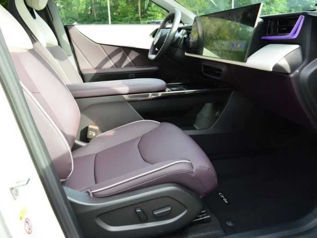 Mazda CX-6e