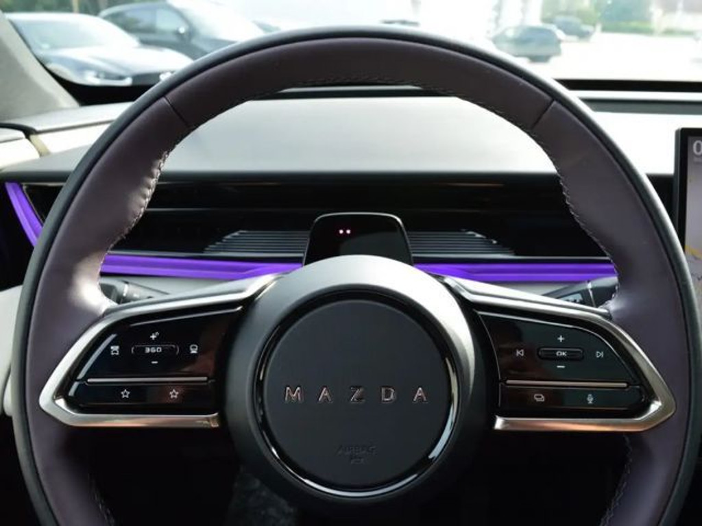 Mazda CX-6e