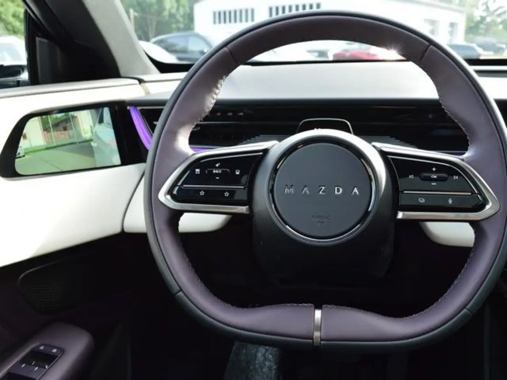 Mazda CX-6e