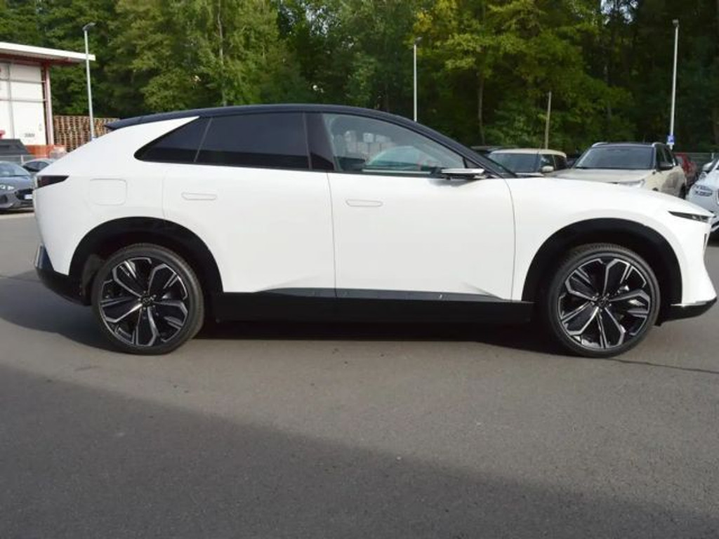 Mazda CX-6e