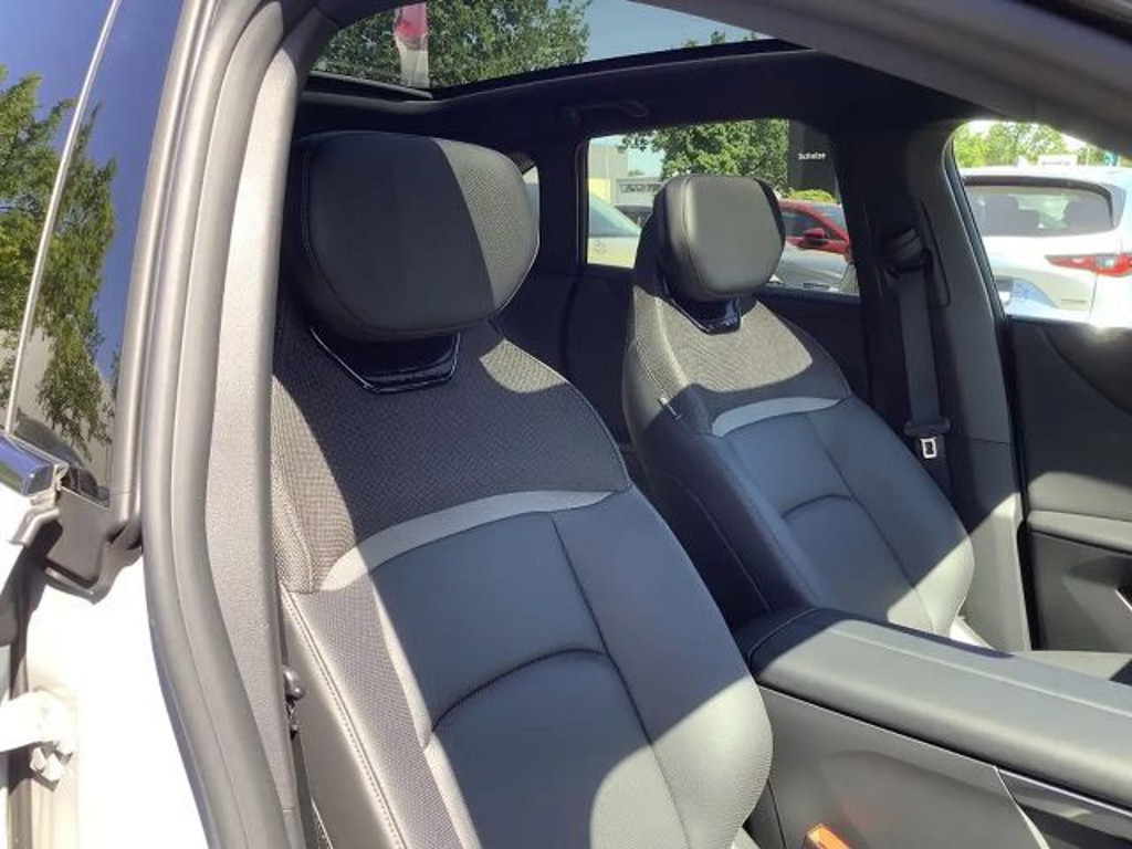 Mazda CX-6e