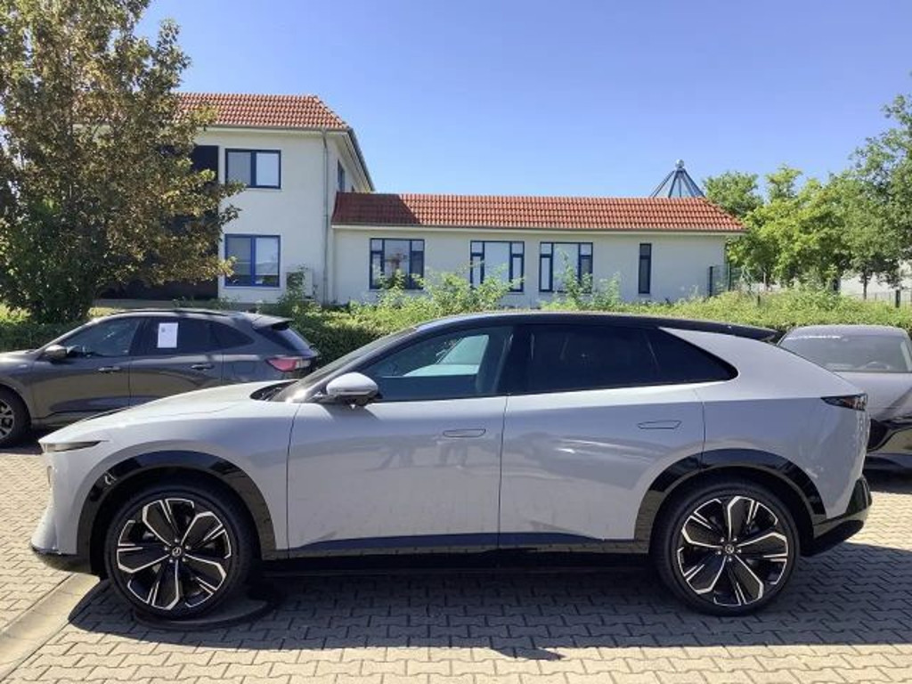 Mazda CX-6e
